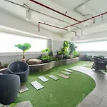 Redliving Apartemen Grand Kamala Lagoon - Icha Rooms Tower Barclay South With Netflix